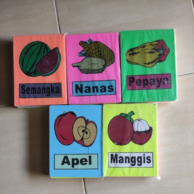 

PUZZLE warna menarik seri buah