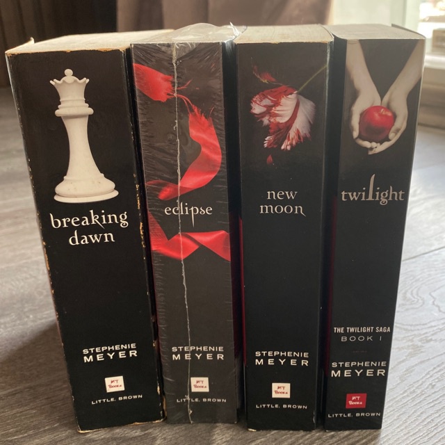 [INDONESIA] BUKU NOVEL TWILIGHT SAGA - STEPHENIE MEYER - TWILIGHT - NEW MOON - ECLIPSE - BREAKING DAWN - MIDNIGHT SUN [ORIGINAL]