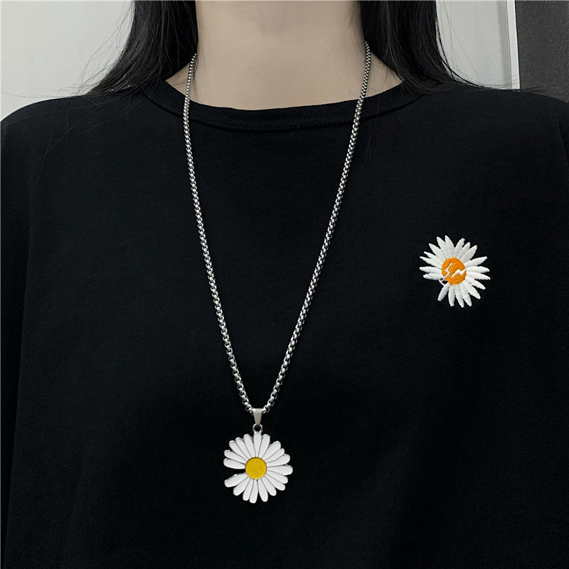 Kalung Liontin Daisy Bahan Titanium Steel Gaya Hip Hop Untuk Pria Dan Wanita