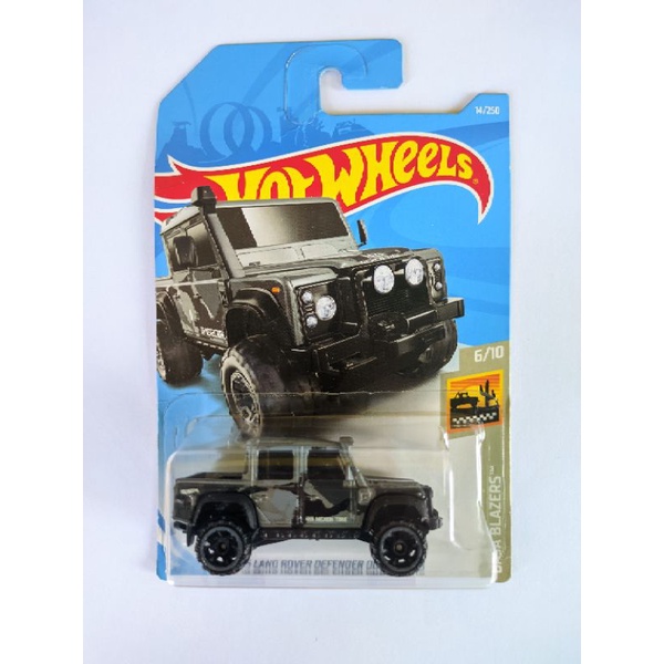 Hot Wheels '15 Land Rover Defender Double Cab Army