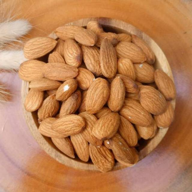 

Raw Almond (almond mentah) 500gr