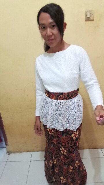 Maxi Elsa Cape Brokat Premium