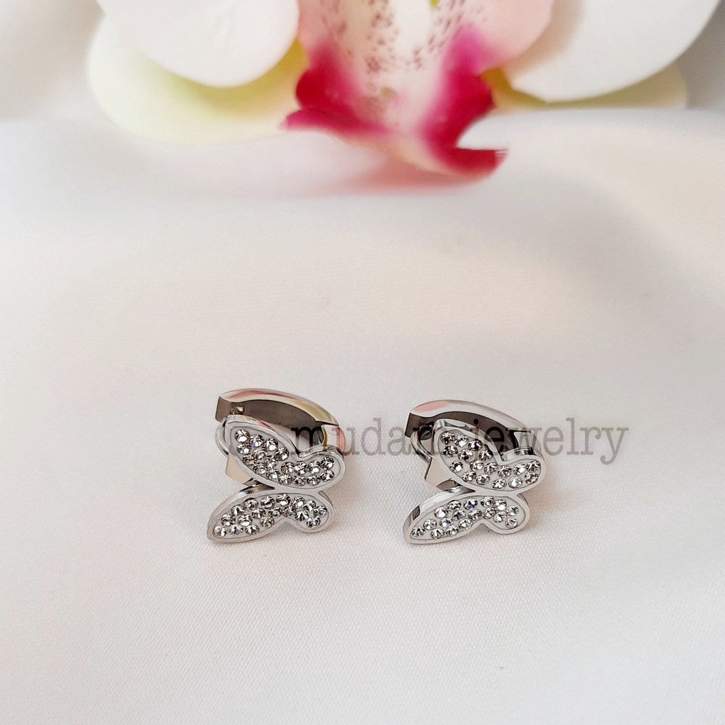 Anting Jepit Titanium Kupu - Kupu Taburan Kristal Artifisial Elegan dan Simple Warna Rose Gold, Gold dan  Silver