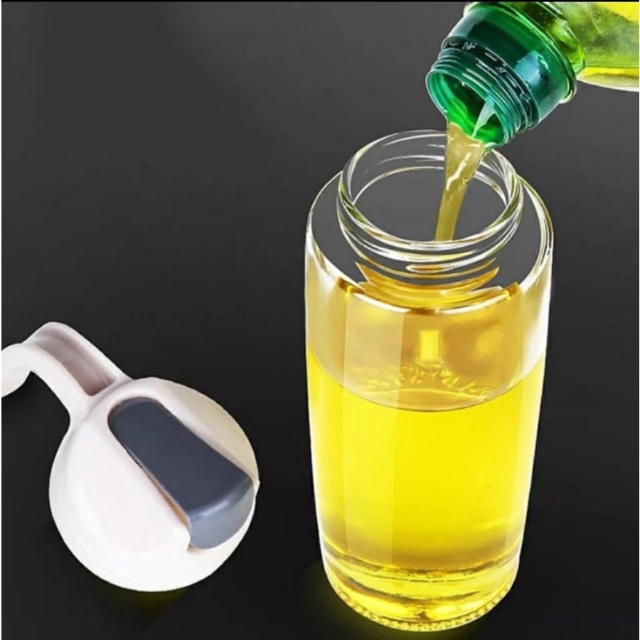 Botol Kaca Minyak Goreng 630ml Bottle Oil Pot Wadah Tempat Penyimpanan Bumbu Dapur Cuka Masak Kecap Saus (FREE LAP MICROFIBER)