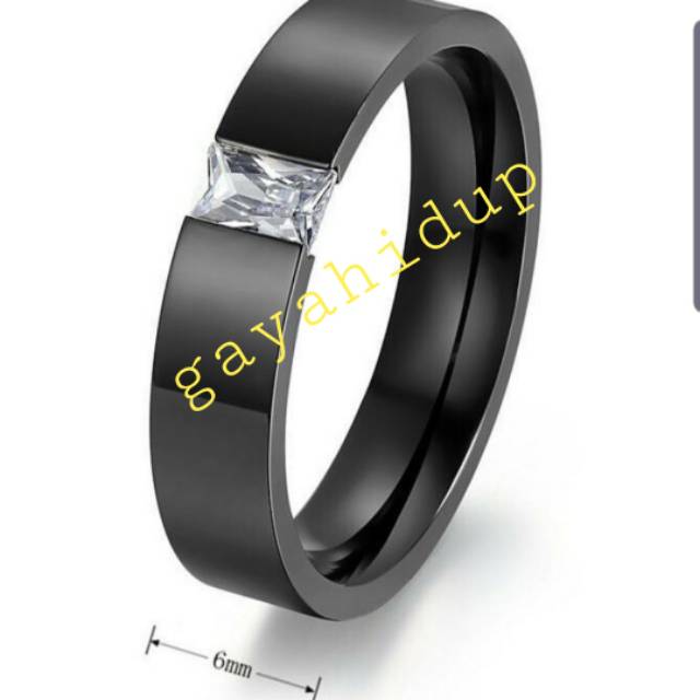 Cincin Couple Hitam &amp; Putih Permata Titanium