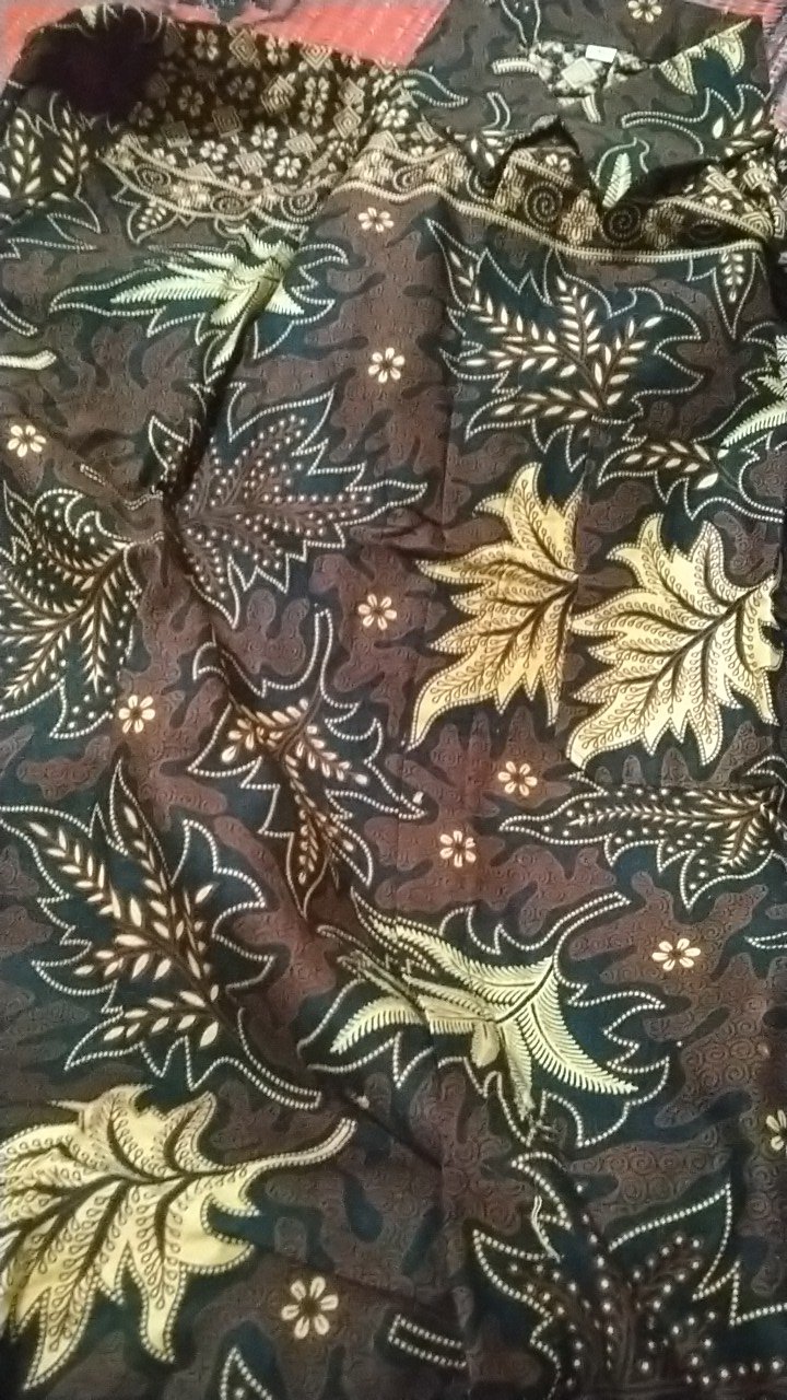 Kemeja Batik Pria Lengan Pendek Motif Daun Jati