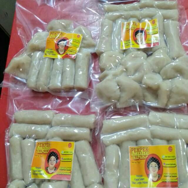 

Pempek Palembang Asli Wong Kito. Paket Campur isi 12 pc.