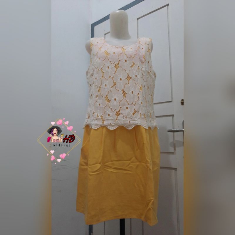 Dress Kuning Putih Brukat Prada