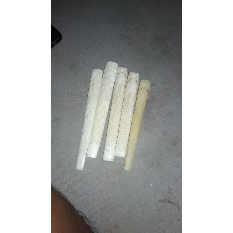 pipa rokok tulang