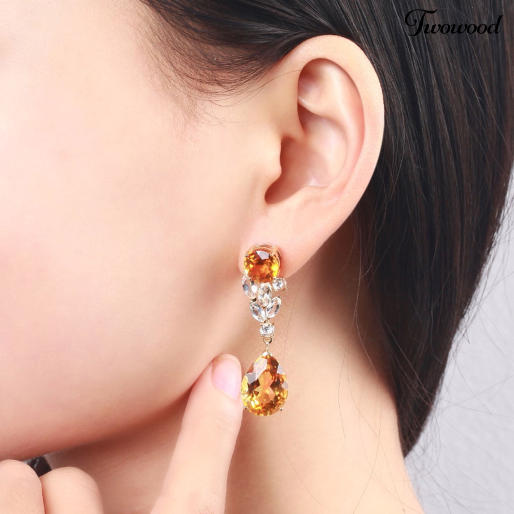 1 Pasang Anting Juntai Bentuk Water Drop Aksen Berlian Imitasi Tahan Lama