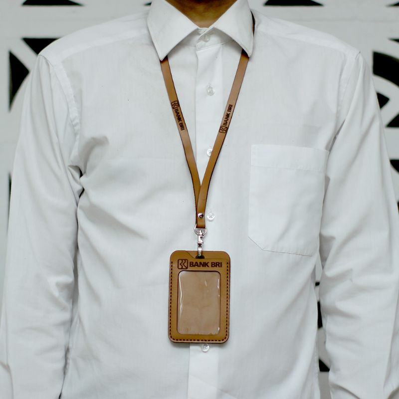 

NAME TAG KULIT / ID CARD HOLDER / ID CARD TERMURAH / ID CARD HOLDER KULIT
