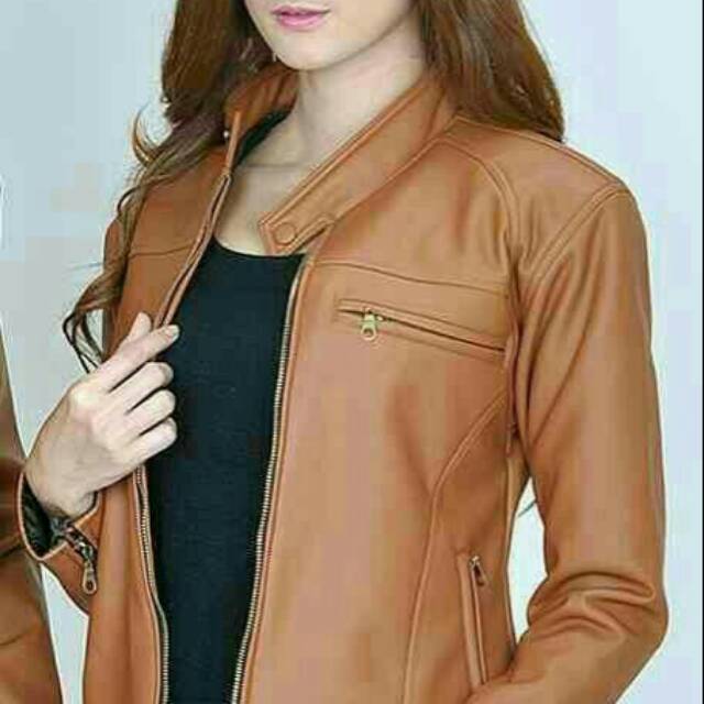 Jeket semi kulit wanita