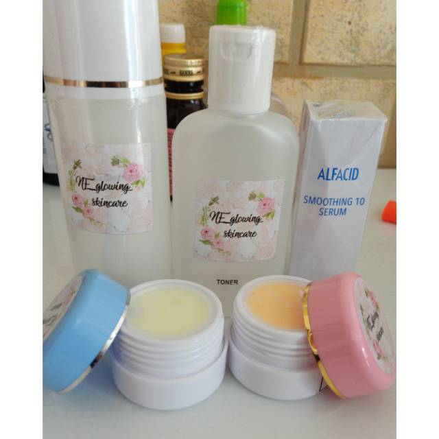 NF_glowing ,kulit wajah normal 1 paket terdiri dari cream siang,cream malam,serum,toner,sabun wajah