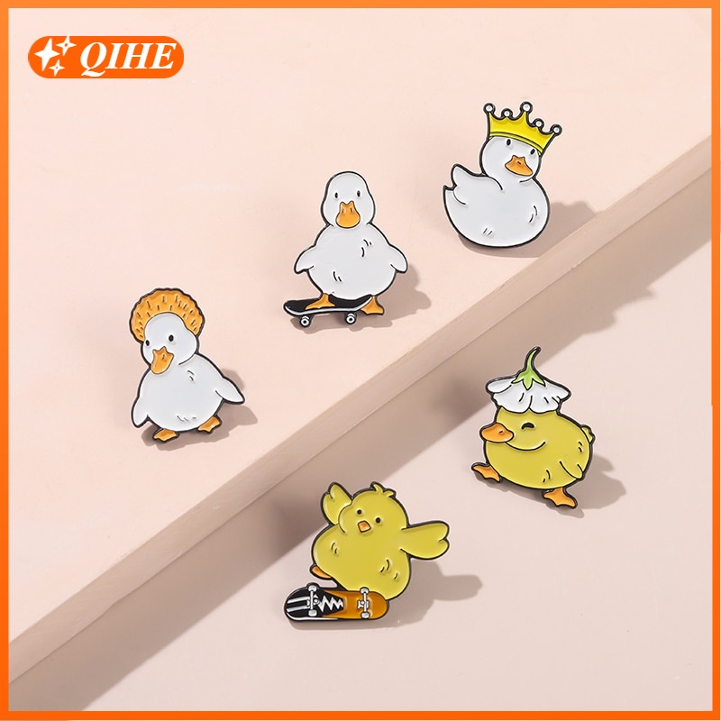 Bros Pin Enamel Desain Kartun Hewan Bebek Angsa Ayam Skate Nakal Untuk Anak