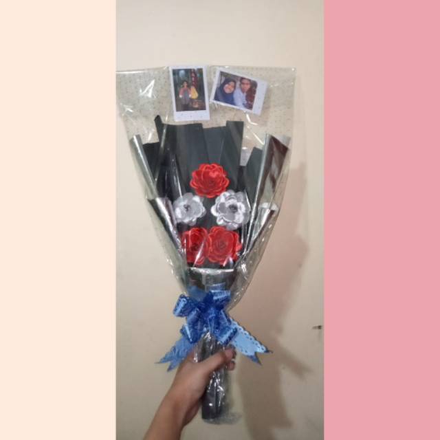 

Buket bunga pita satin