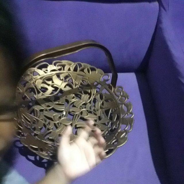 Alpha Tempat Buah Dengan Handle