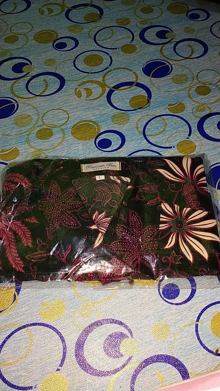 Lembayung.id / Kemeja Batik Lengan Pendek Motif Pisang Silver, Pisang Pink Dan Pisang Gold
