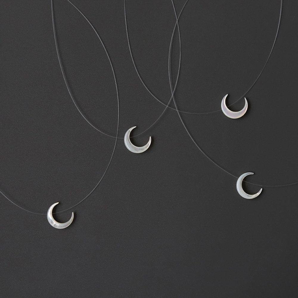 Needway  Moon Pendant Necklace Chic Design Invisible Simple Geometri Wanita Kalung Kerah Natural Shell Crescent Moon Gaya Korea Necklace