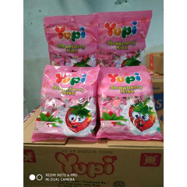 

(PAK) Permen YUPI Strawberry Kiss 120 gram