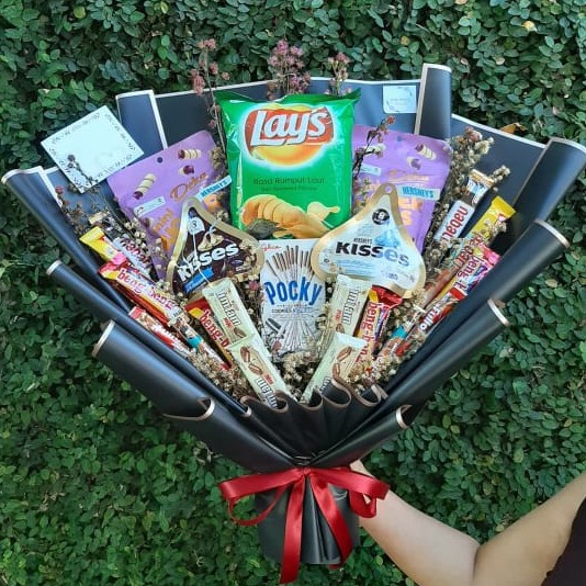 LARGE BOUQUET SNACK + 6 LEMBAR UANG 50K