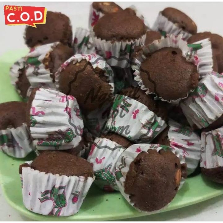 

KUE BROWNIS KERING 125 GRAM CAMILAN MANIS SNACK KILOAN MAKANAN RINGAN