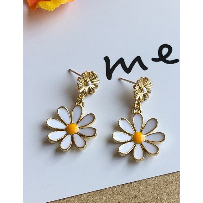 LRC Anting Tusuk Fashion White Oil Dropping Daisy Contrast Alloy K51327