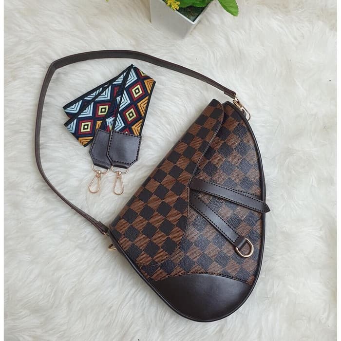 TAS BATAM TAS WANITA IMPORT TAS LV SADLE SELEMPANG MURAH - DAMIER