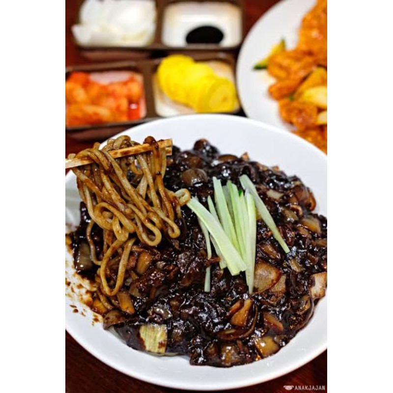 Jajangmyeon mie Instant ramen paldo jjajangmen chapaghetti mikuya kecap hitam mie goreng korea halal black bean noodle