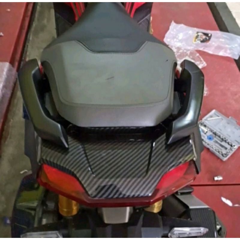 Ductail ADV 150 Carbon Cover tutup atas lampu belakang ADV 150 zoro