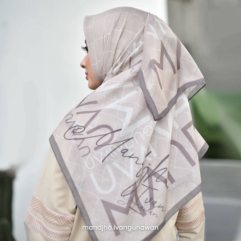 PERFECK MONOGRAM SCRAF MANDJHA HIJAB BY IVAN GUNAWAN