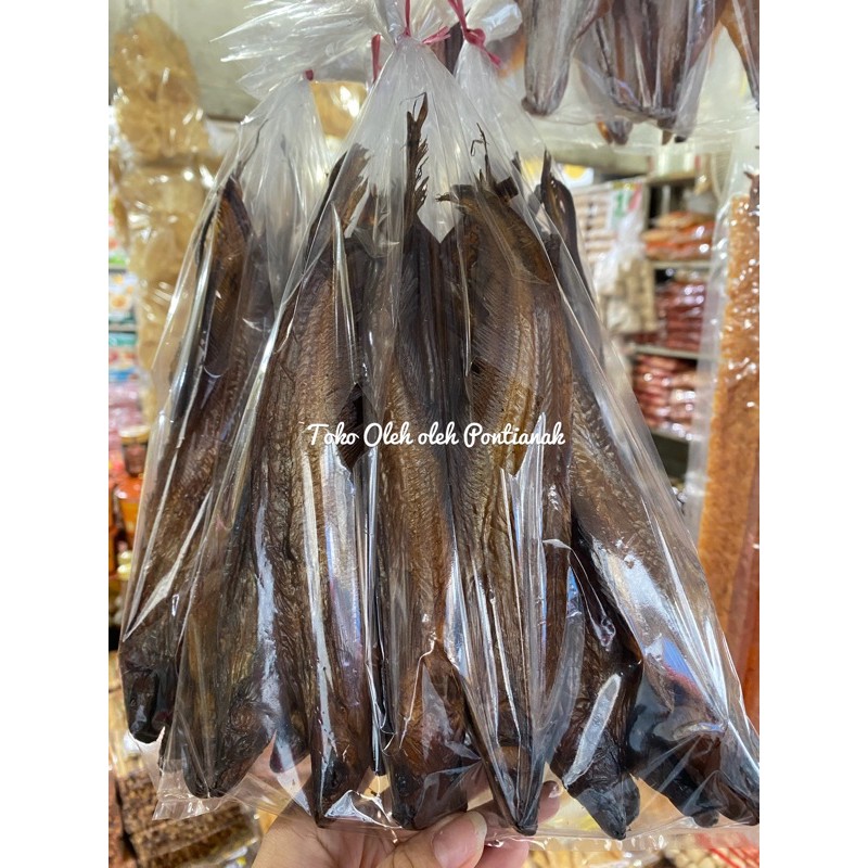 

Ikan Salai Lais Asap/ Ikan Asap/ Ikan Lais/ Ikan Salai Khas Kalimantan