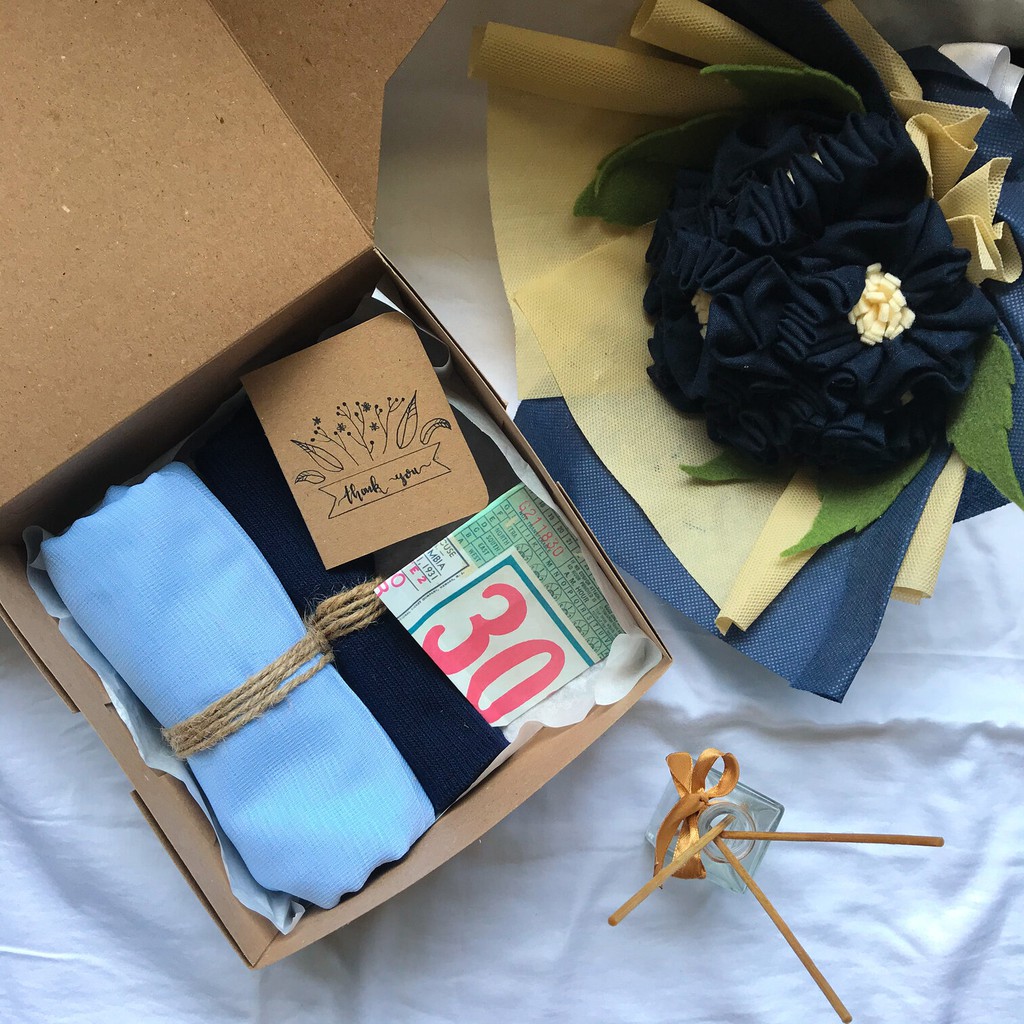 

Gift Box Hijab (Kado Ulang Tahun/Anniversary/Graduation)