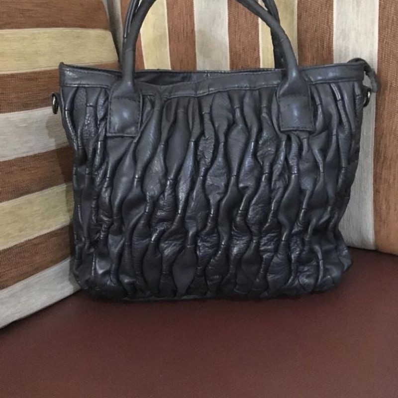 tas kulit asli Preloved. tebal bgt, baguuuss.
