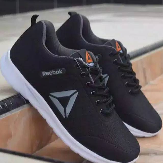sepatu running reebok