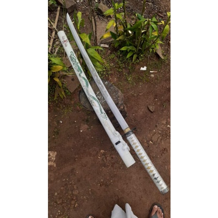 aksesoris barang antik katana putih