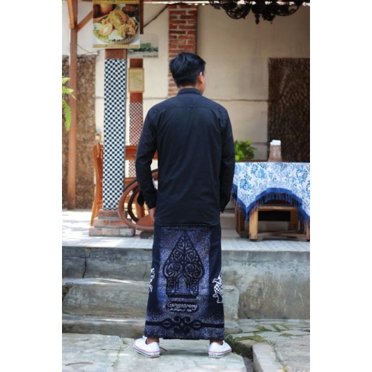 Sarung Batik Cap Halus Katun Asli Pekalongan Motif Wayang Jawa Modern Hitam Seragam Pondok Sarung Kekinian Terbaru