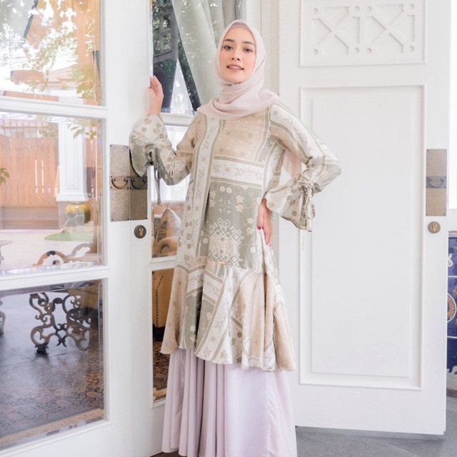 Wearing klamby Lalita tunic Forest Size M (SOLD OUT)