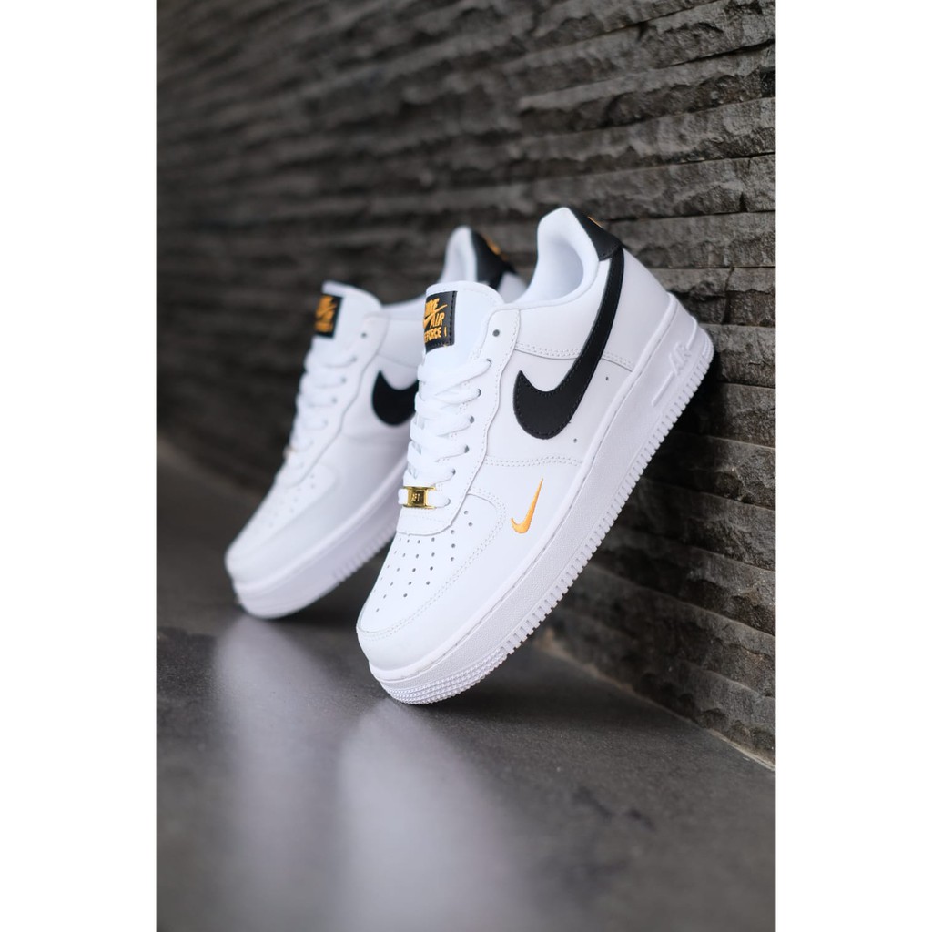 NIKE AIR FORCE  1 White black gold