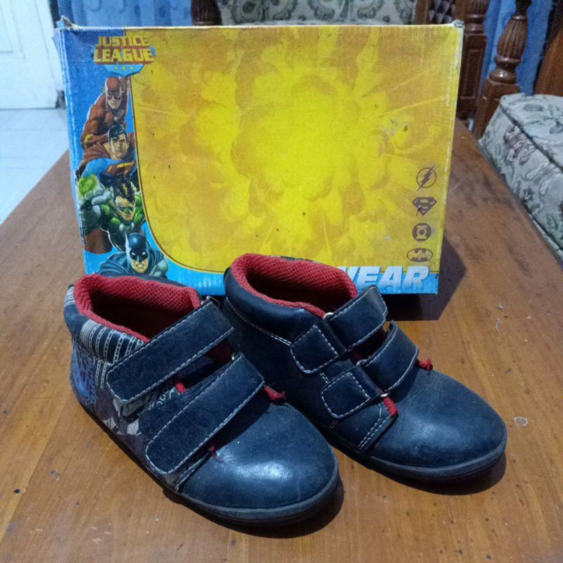 PRELOVED  Sepatu anak cowok/sepatu anak laki/sepatu anak justice