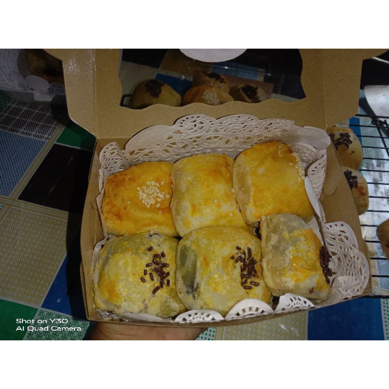 

Bolen pisang isi 6 biji