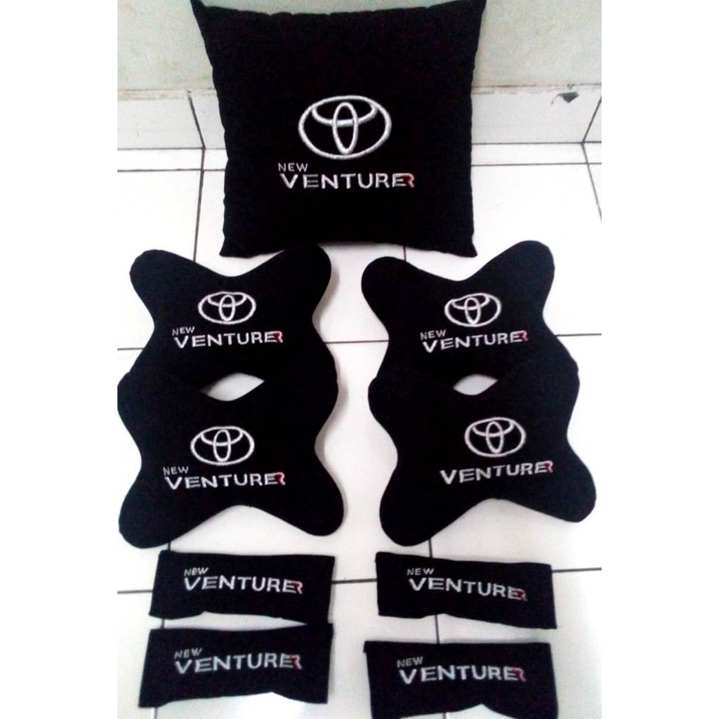 Toyota kijang Innova Venturer bantal aksesoris interior mobil