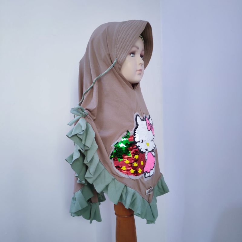 Jilbab Anak 4 5 6 7 8 9 tahun motif hellokitty kerudung rempel lucu lampu tali renda bahan kaos jersey HK scraft pita