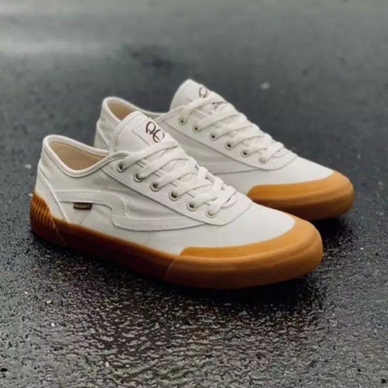 Patrobas Equip Low White Gum Original Sepatu Patrobas Equip White Gum Low Sepatu Patrobas Gum White