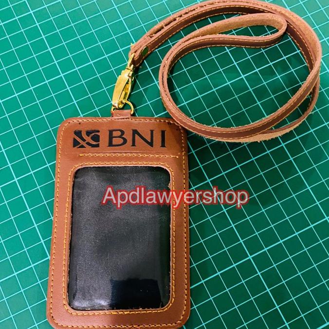 

Name Tag Id Card Tali Kulit Bni Bumn 4 Slot Bisa Custom Logo Lain Juga Terlaris