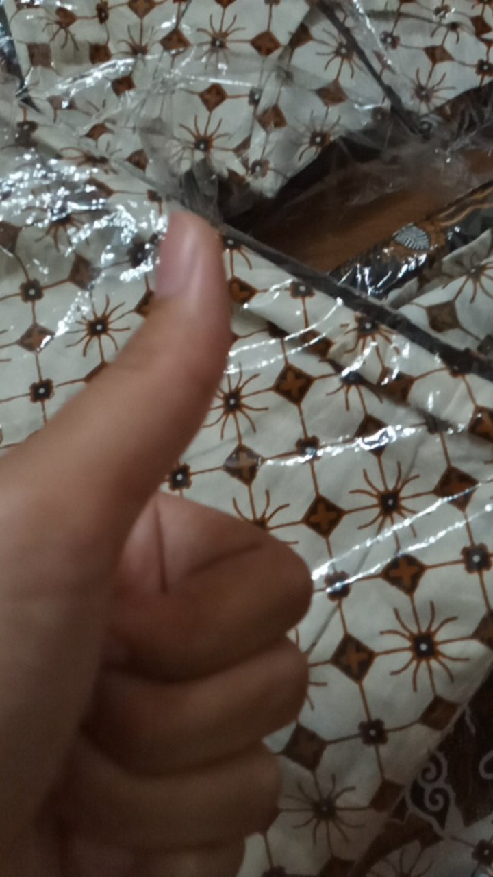 Batik Couple Keluarga Sania Ruffle Ori Ndoro Jowi Motif Wayang Putih