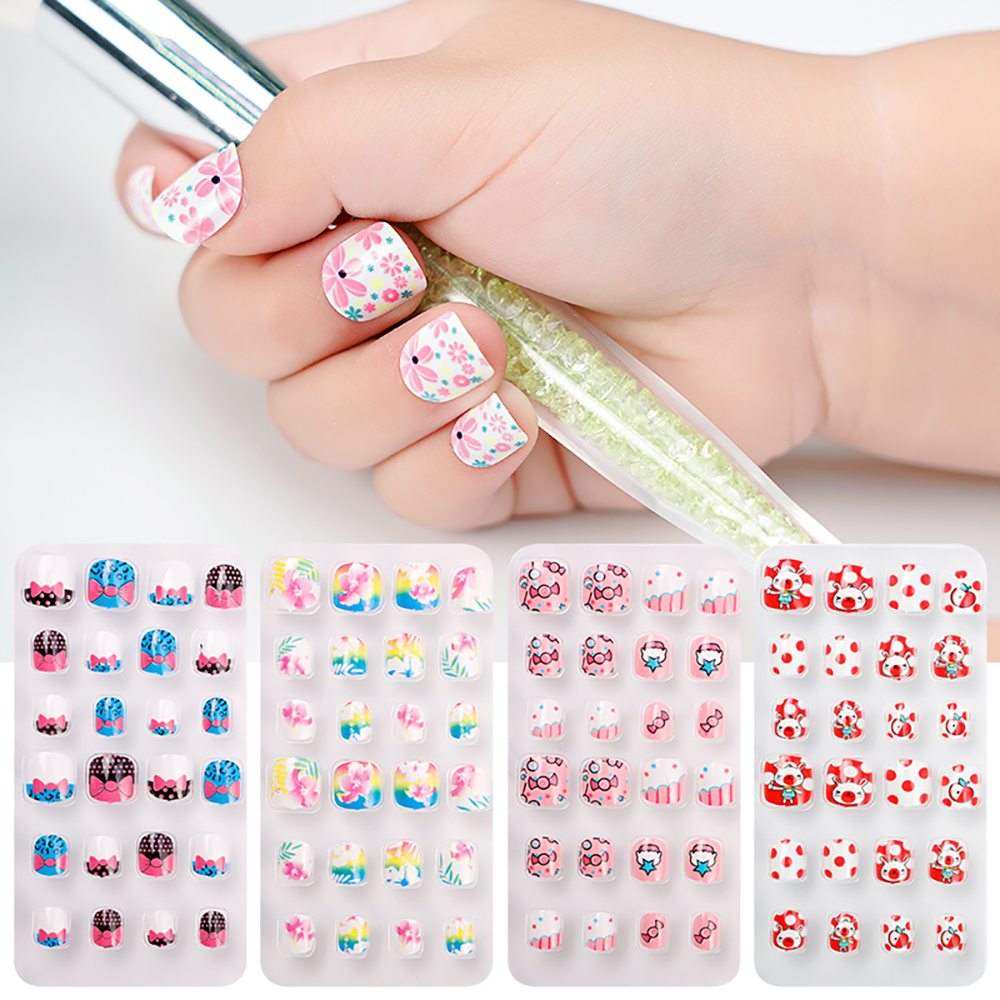 Mxbeauty 24pcs / Set Kuku Palsu Motif Kartun Bunga Untuk Nail Art / Manicure Anak