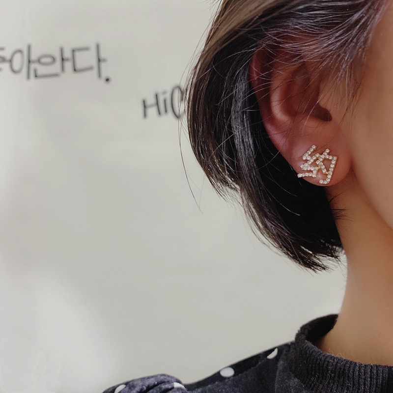 Sterling silver jarum Korea Selatan Dongdaemun teks Wang Wang? Haohorizontal stud anting-anting sede