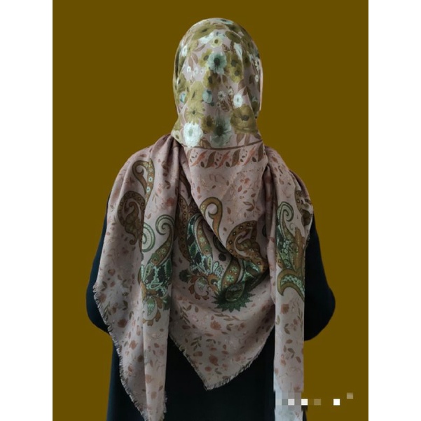 inzia scarf