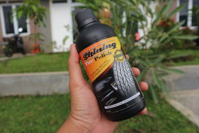 Semir Ban Mobil dan Motor SHINING PREMIUM, Dashboard, Kulit, Karet, Pengkilap Isi 500ml