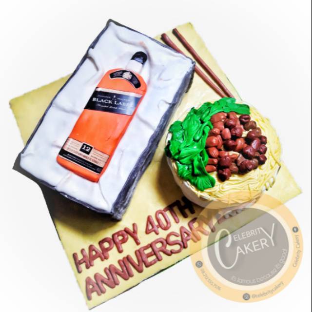 

3D SHAPED Full Fondant Cake